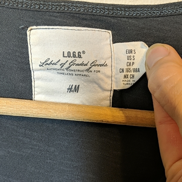 H&M gray lace sleeve top Sz S - Picture 2 of 5